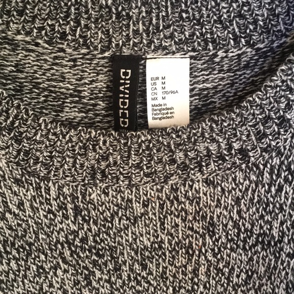 Black and white comfy and cute sweater - Picture 2 of 2